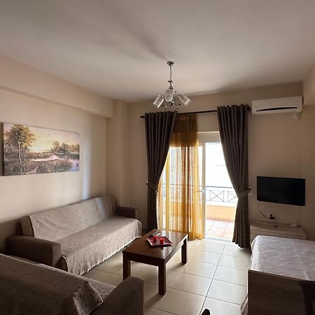 Apartament Galaxy Sarandë エクステリア 写真